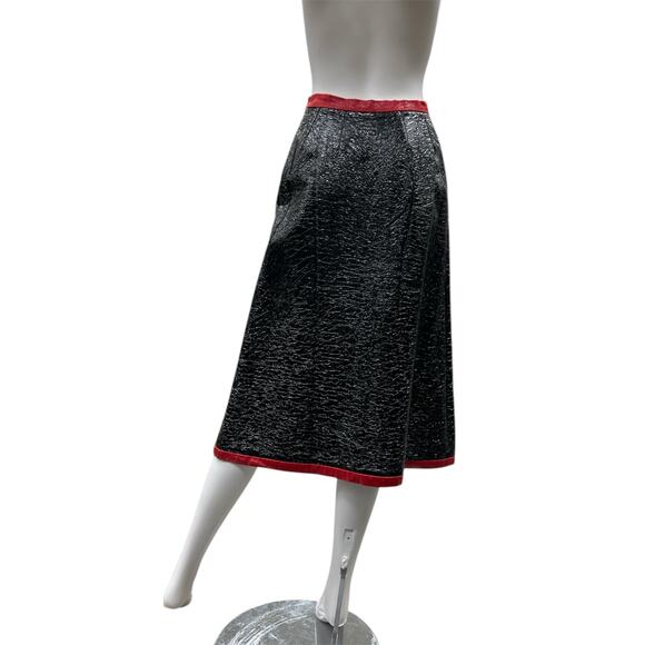 VTG Skirt Women’s Size S Midi Structured Fabric Black With Red Buttons And Trim - Picture 3 of 3